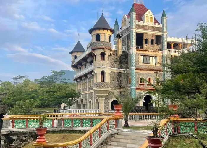 The Lost World Castle